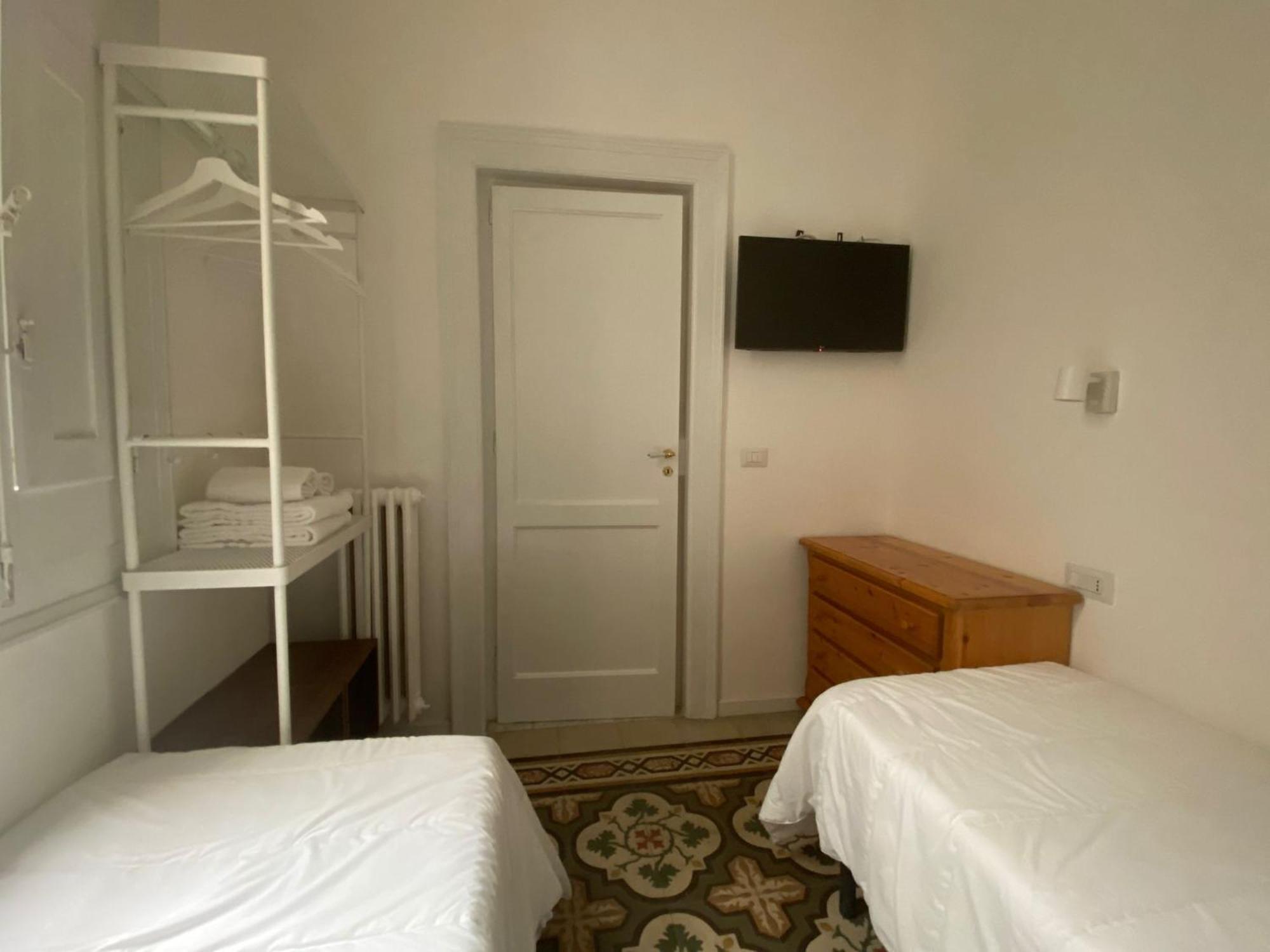 Bari Landlord 242 - Central Station Apartments Esterno foto