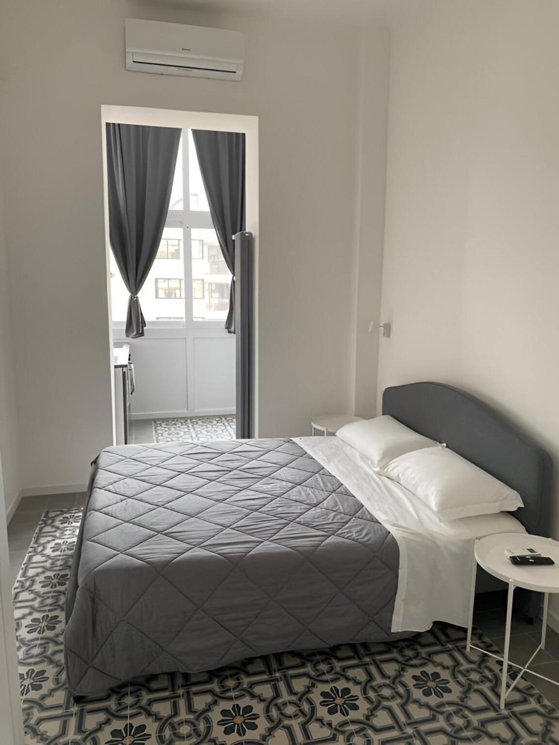 Bari Landlord 242 - Central Station Apartments Esterno foto