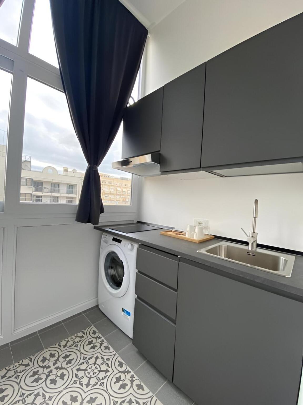 Bari Landlord 242 - Central Station Apartments Esterno foto