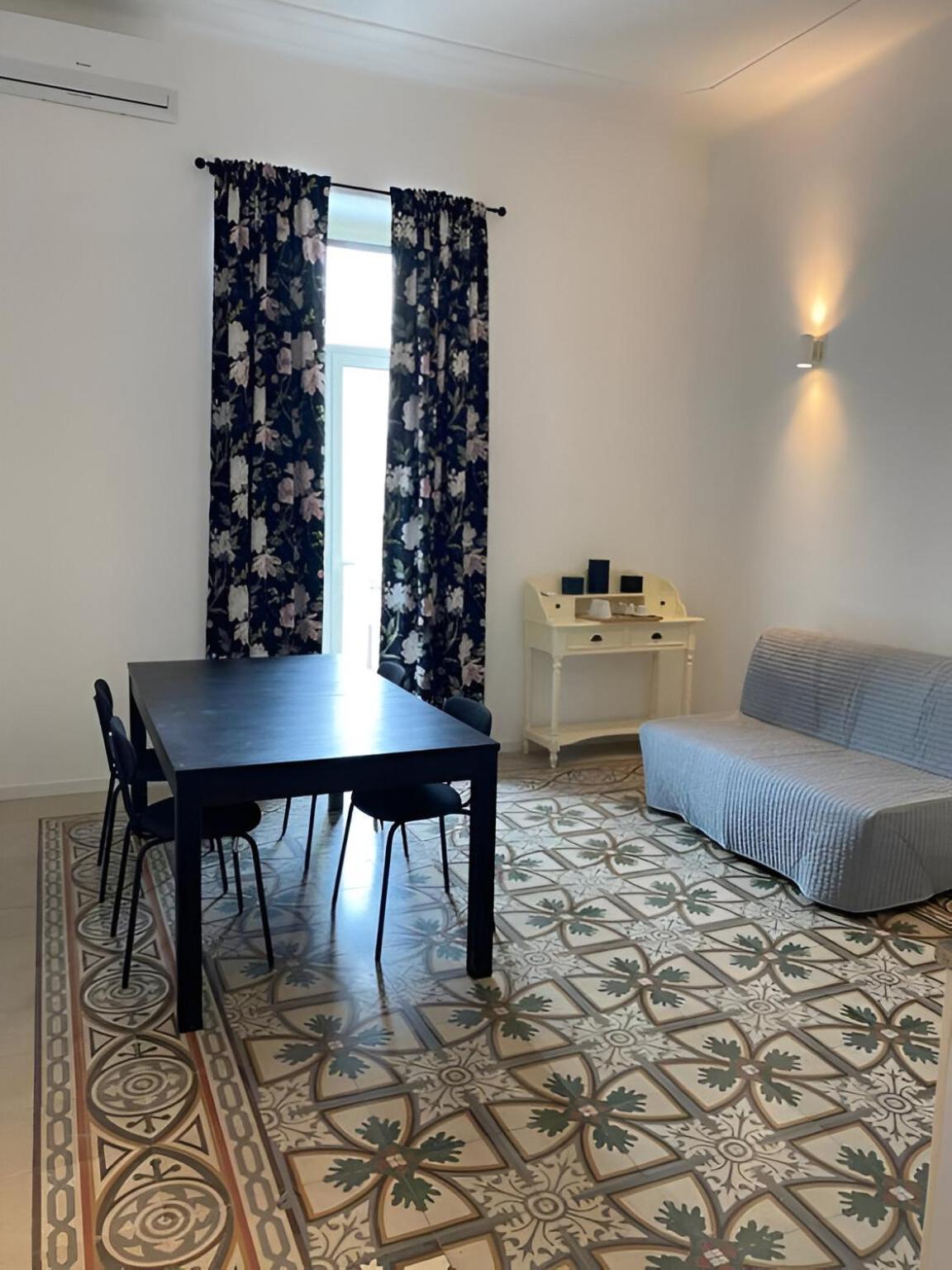 Bari Landlord 242 - Central Station Apartments Esterno foto