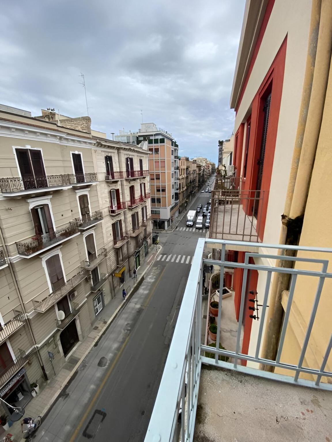 Bari Landlord 242 - Central Station Apartments Esterno foto