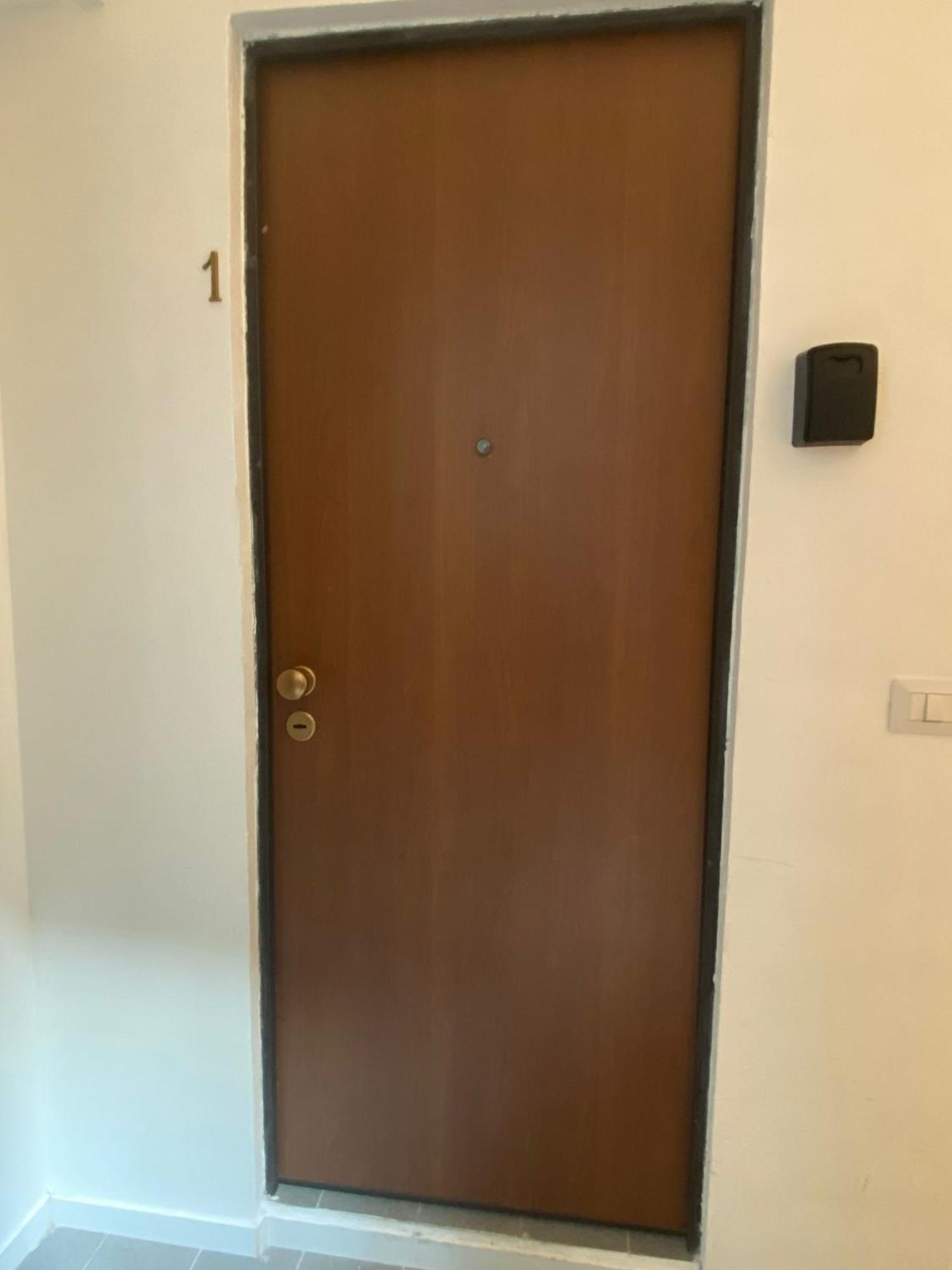 Bari Landlord 242 - Central Station Apartments Esterno foto